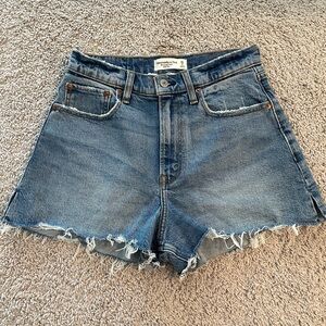 NWT Abercrombie & Fitch Curve Love The Cutoff Short High Rise